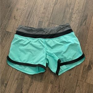 Lululemon shorts size 4